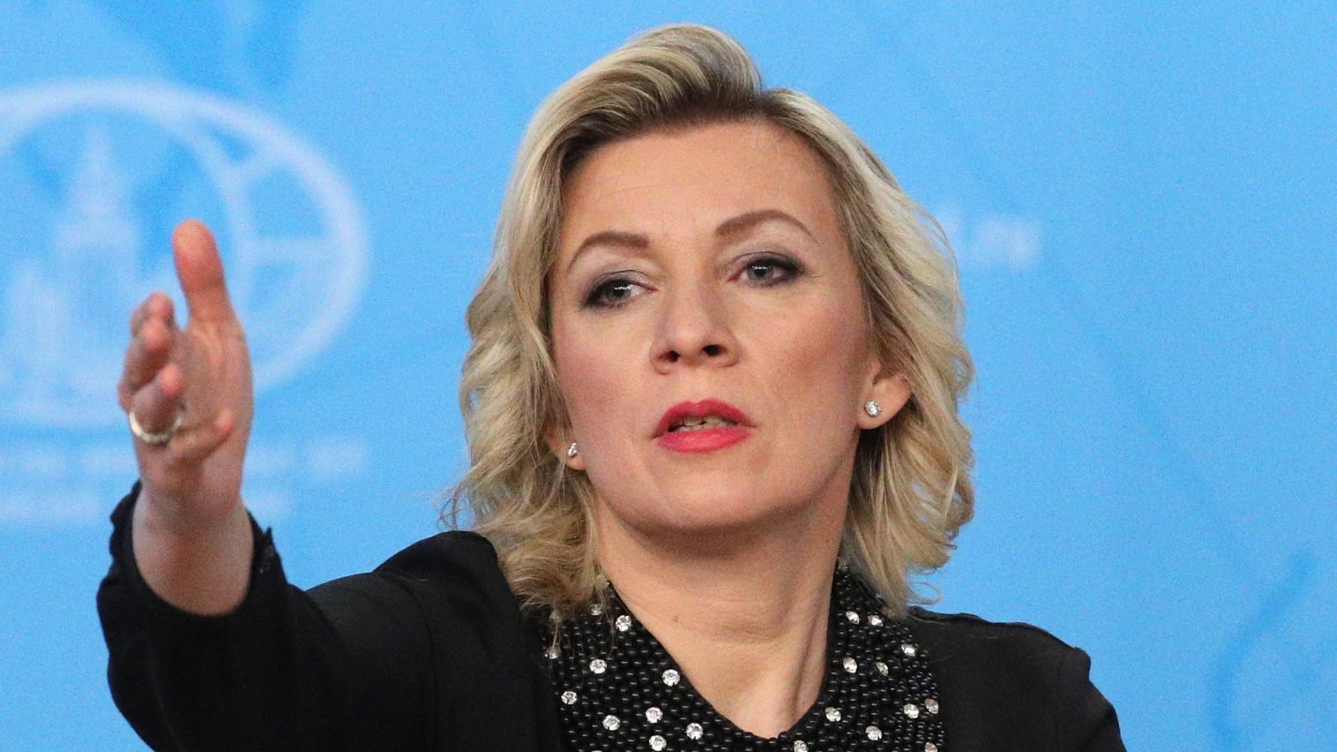 Захарова назвала кощунством санкции Евросоюза против хирурга Рошаля