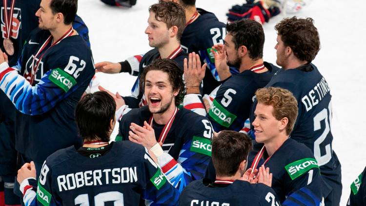 Сборная США нанесла поражение Канаде в матче хоккейного олимпийского турнира в Пекине Олимпийские игры 2022