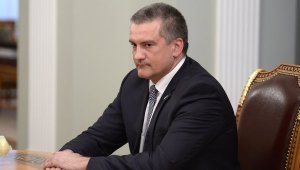 Крым: Аксёнов на личном примере показал, что разбираться с чиновниками лучше всего в кабинете