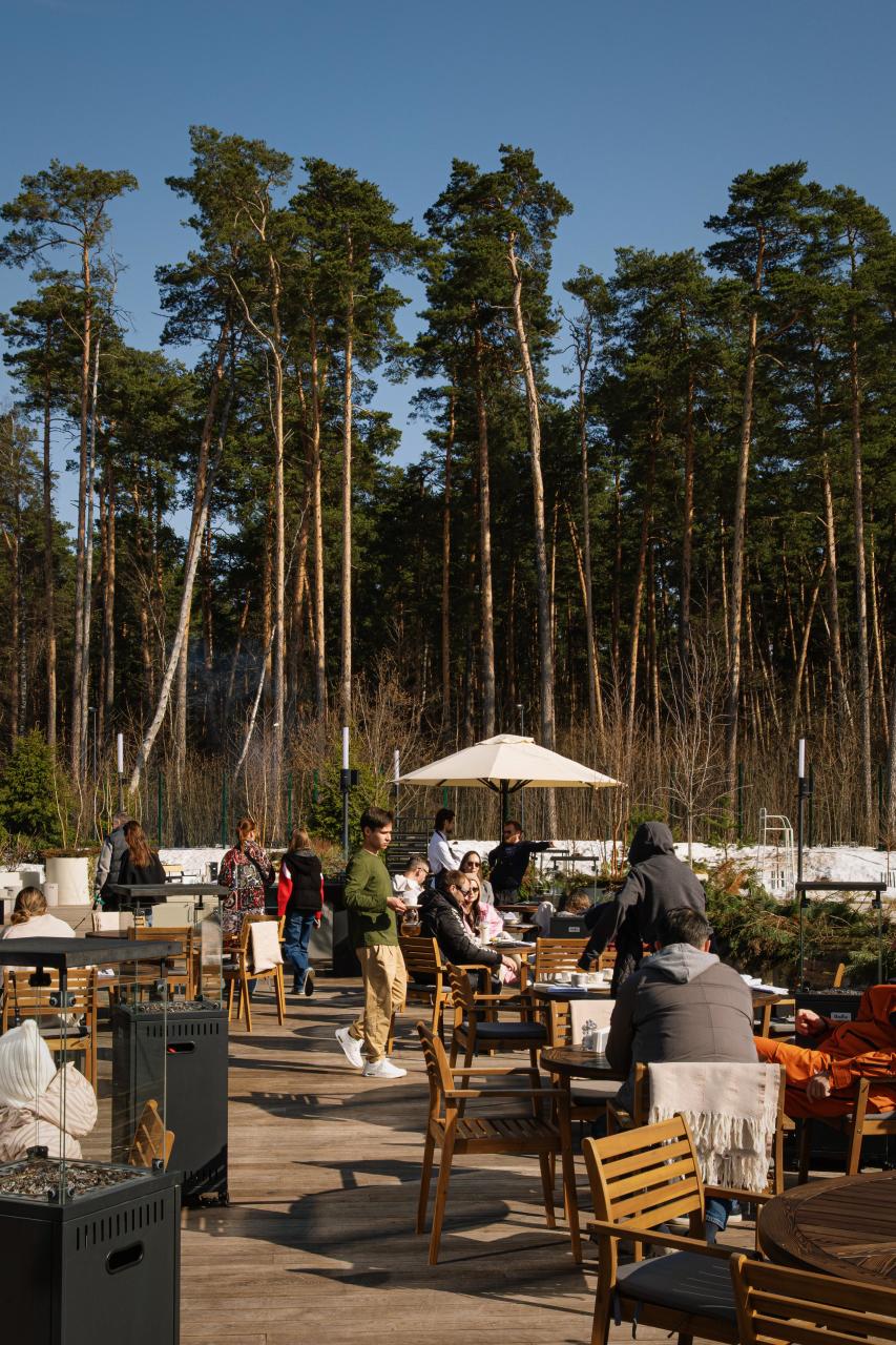 Бургер с лососем и банановое какао: что попробовать в ресторанах Москвы в апреле 2026 апреля, «Рыба, соусом, блюда, вошли, формат, космическим, ресторан, растительном, группы, молоке, актрисами, появились, Stars, Alaska, «Честная, ресторанах, меню —, позиций, заказе