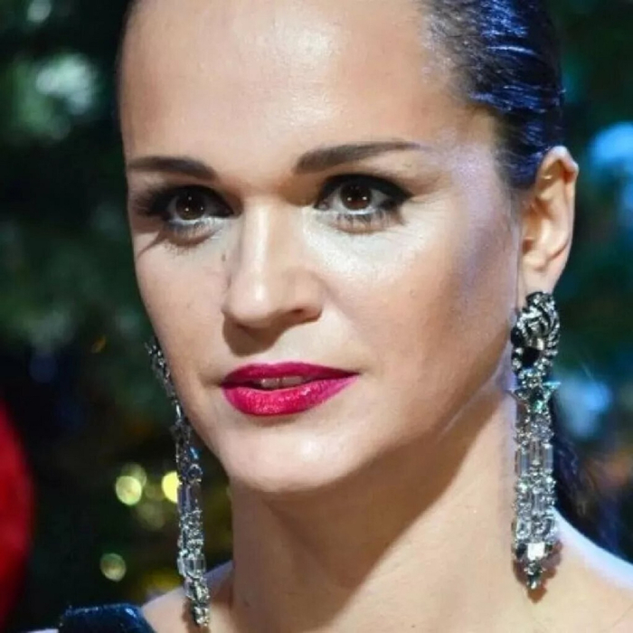 1616441645_49-p-pevitsa-slava-50 (700x700, 353Kb)