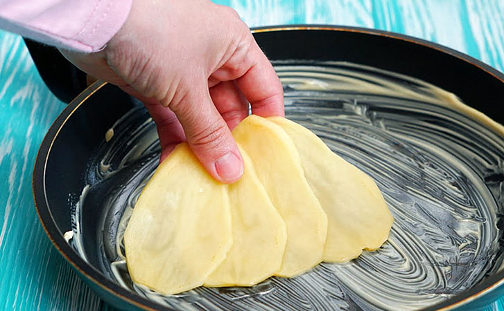 Праздничное блюдо из обычной картошки. Не жарим и не варим, а выкладываем слоями - похожая новость на Toplenta