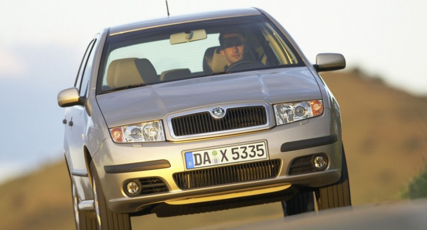 Компания Skoda показала дизайн спортивной версии хэтчбека Fabia