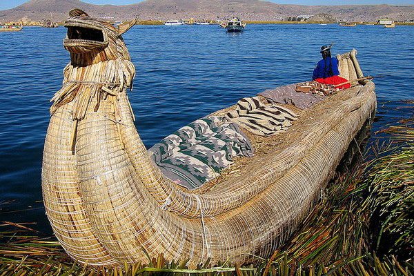 Уникальные плавучие острова озера Титикака культуру, Титикака, тростника, жизнь, стоит, островках, которые, острова, Высоко, путешественников, познать, индейцев, окунуться, чтобы, приезжают, Туристы, пользуются, спросом, невероятным, Несмотря