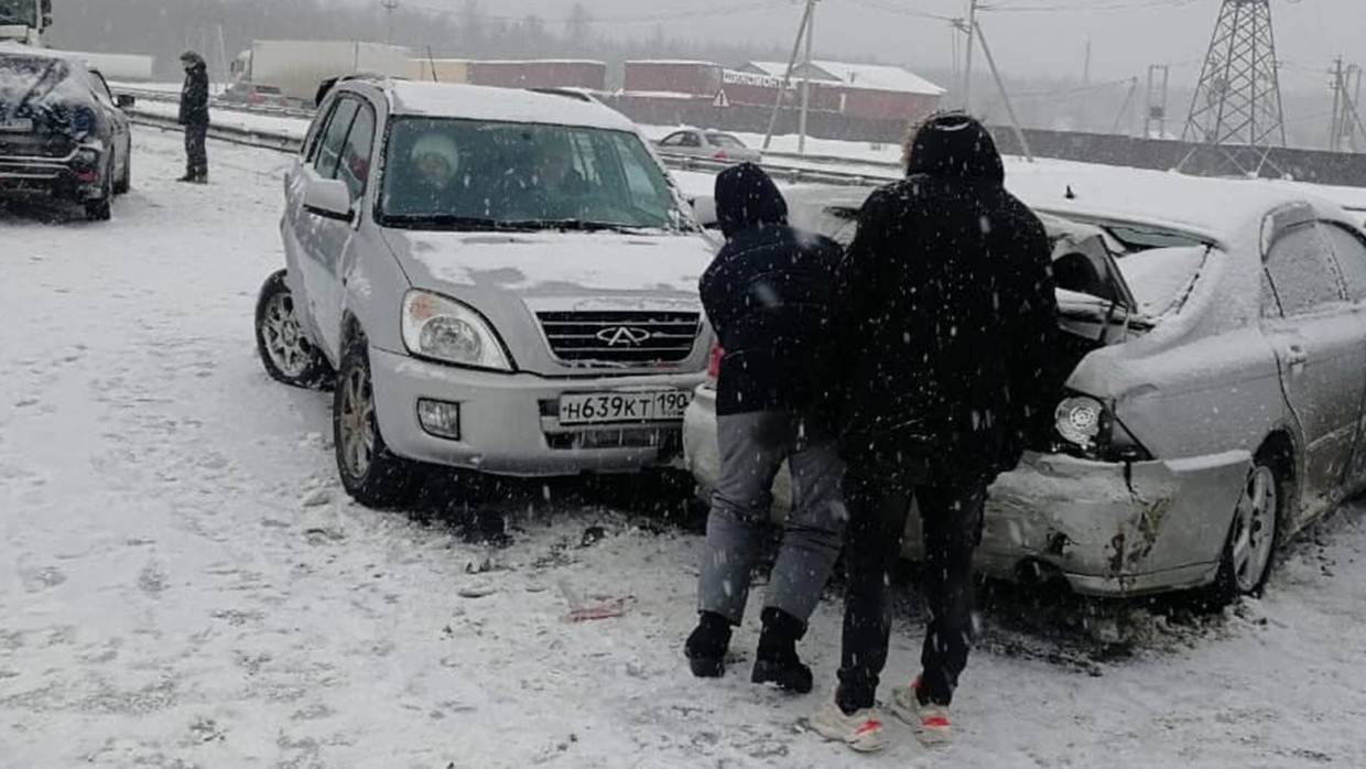 Пять человек пострадали в ДТП с двумя легковушками в Чувашии