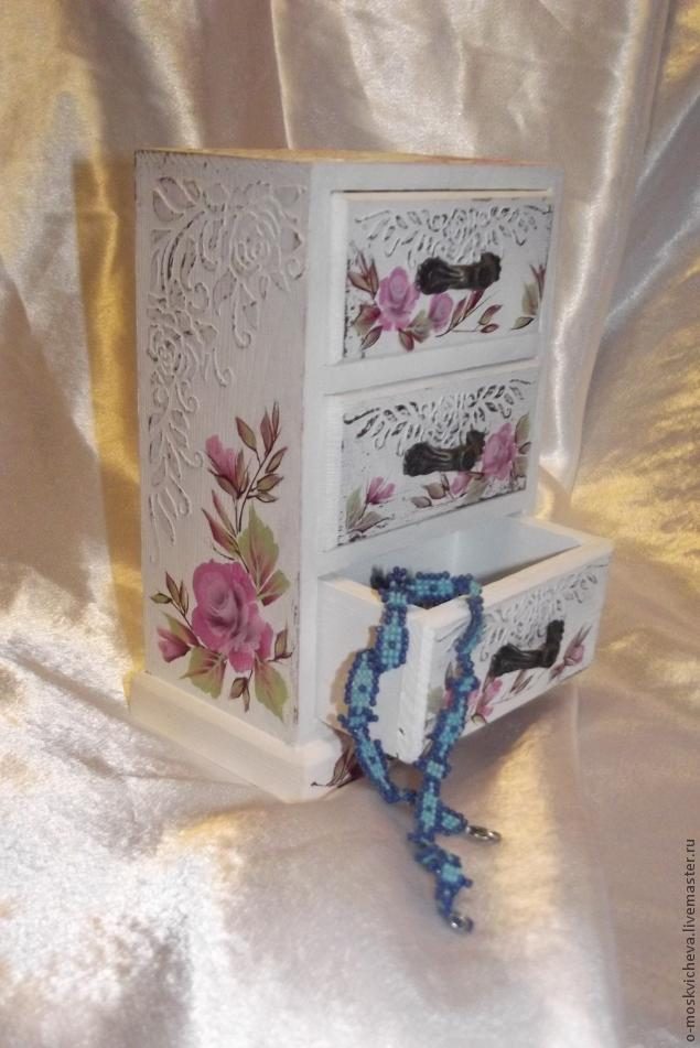 Комодик для украшений