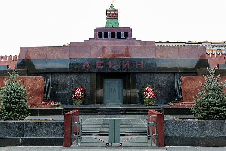 Американский художник Дэвид Датуна заявил, что более 50 миллионов долларов собрали на покупку тела Владимира Ильича Ленина