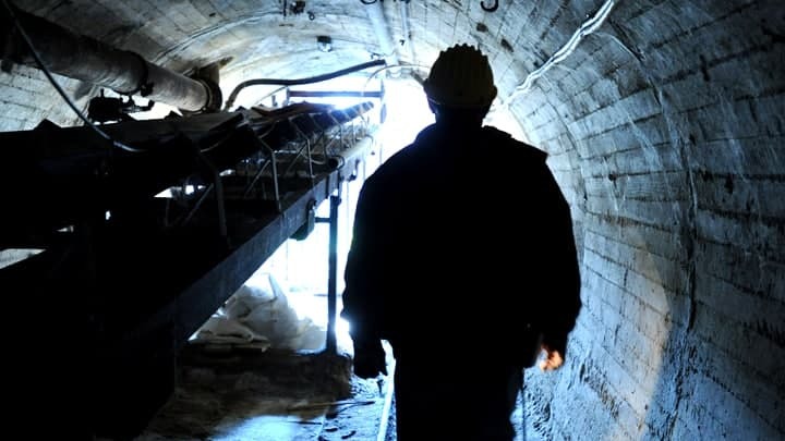 ВЫГОДНЕЕ СМЕРТЬ: СКОЛЬКО ПАПА ДЕПУТАТА ЗАРАБОТАЛ НА ШАХТЁРАХ