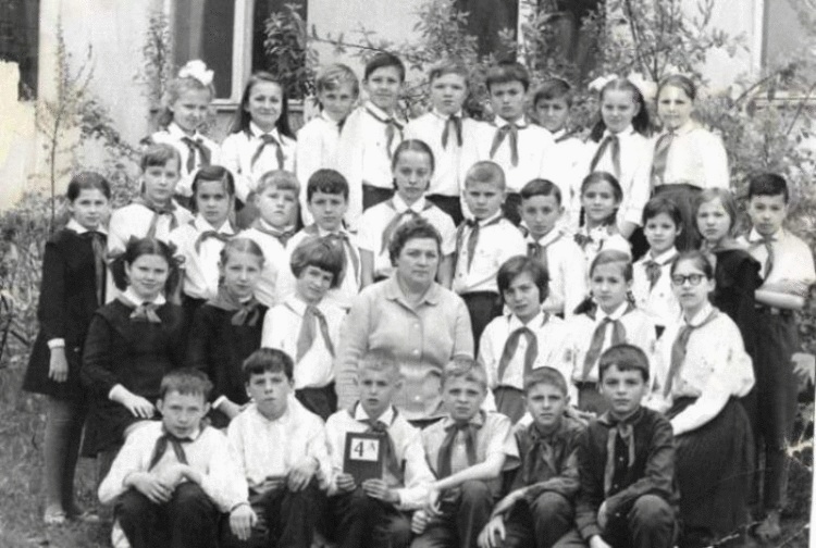 Дневник ученика 4-го класса за 1968-69 учебный год вдохновил Сеть