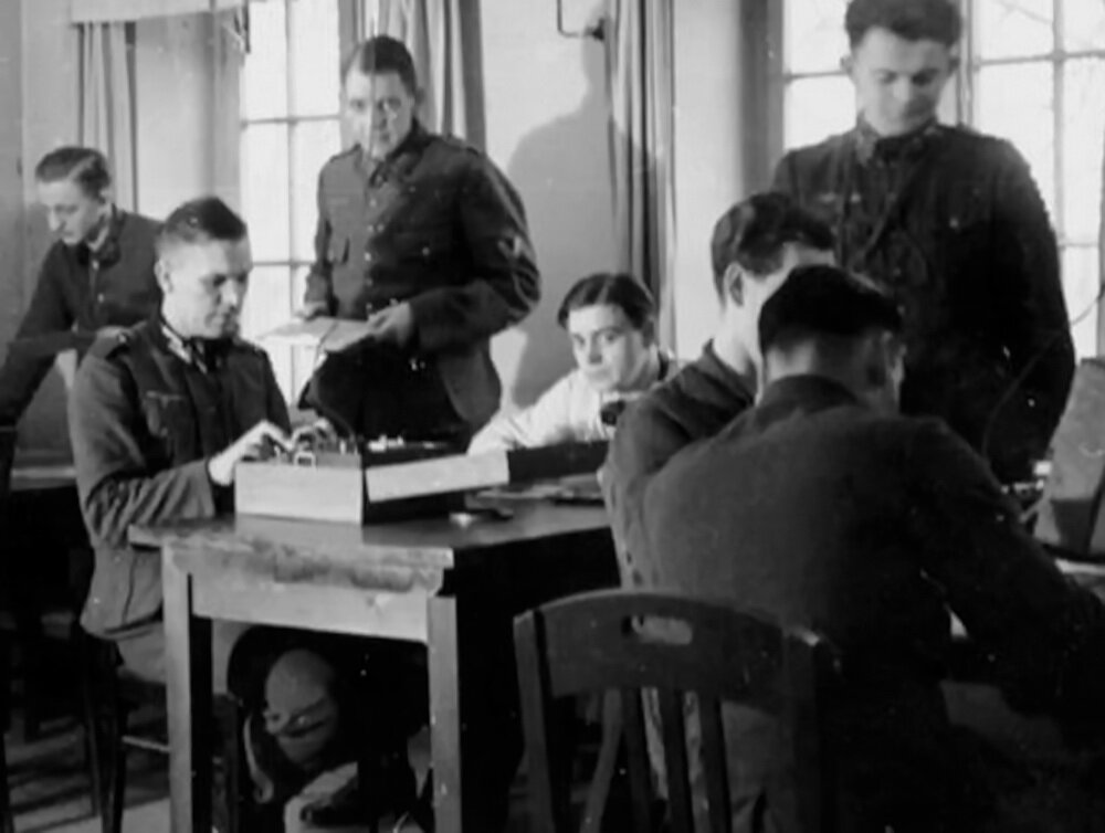 Обучение военнопленых в разведшколе Абвера.