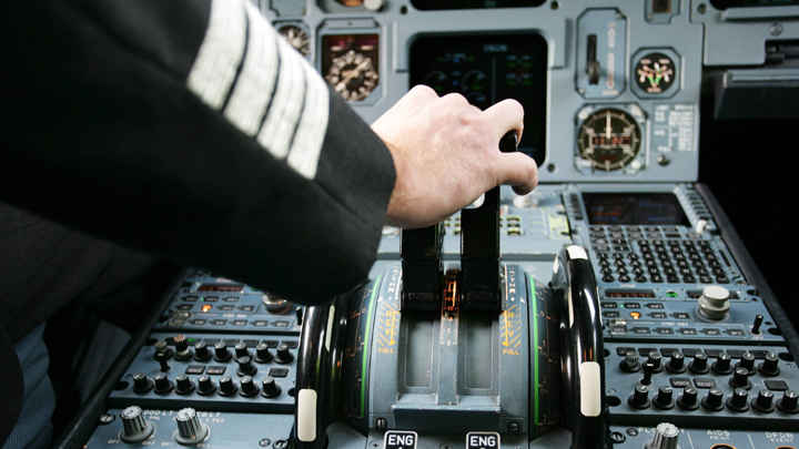 Авиация уходит в штопор: В чём причина катастроф и дефицита опытных пилотов россия