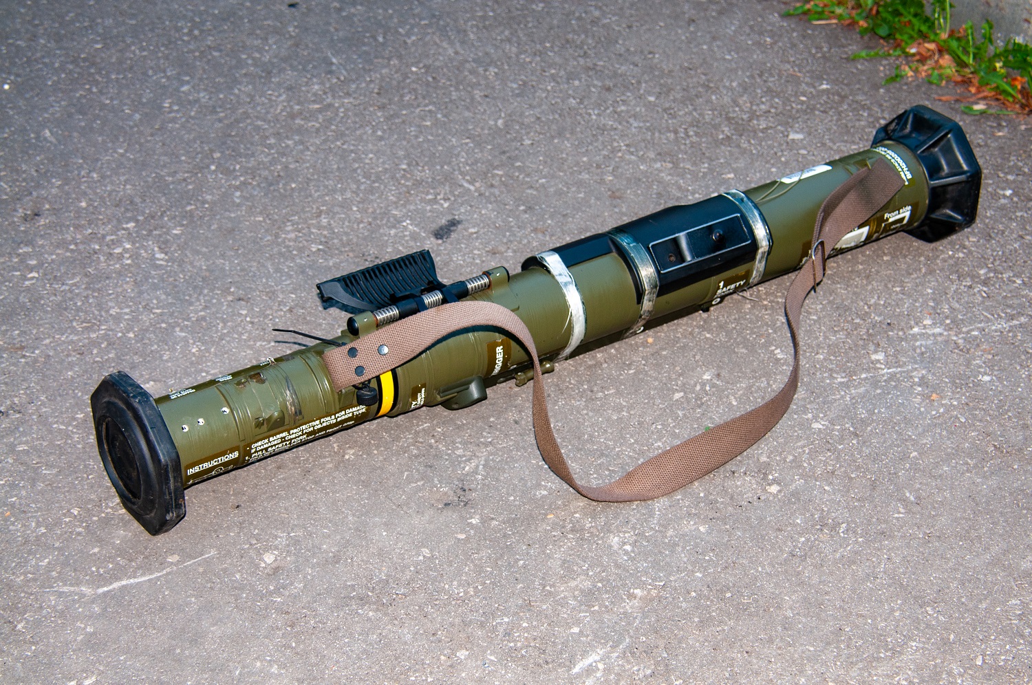 Нашли гранатомет серебрянке. С мешок птура. Противотанковые гранаты нато. Гранатомет снаряды в ящике. Нашел гранатомет.