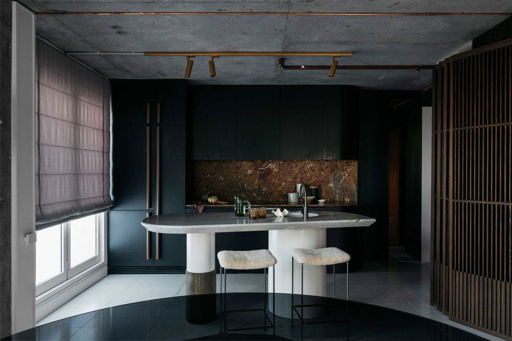 Черный цвет и бетон: стильная квартира холостяка в Сиднее Черный цвет и бетон: стильная квартира холостяка в Сиднее Австралия