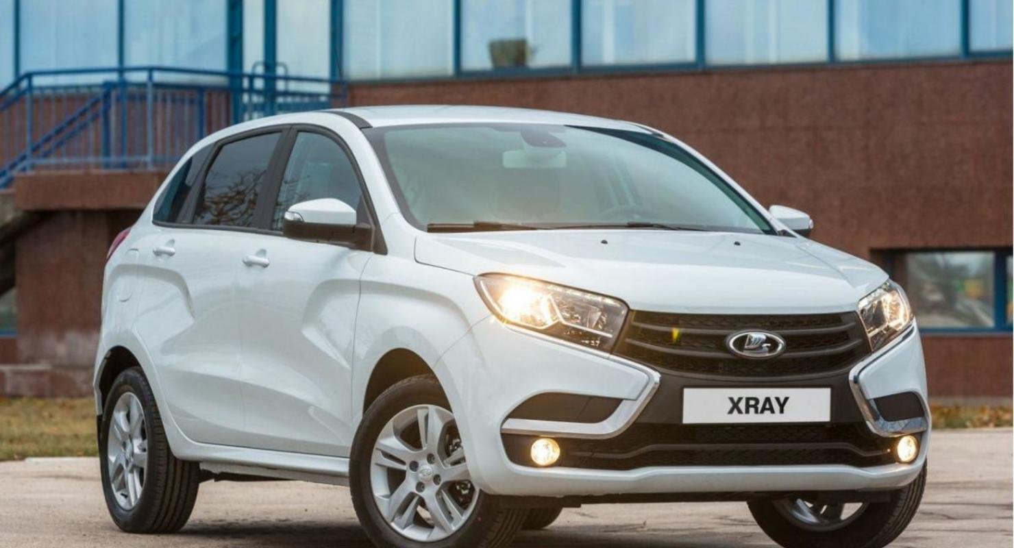 Для авто Lada Vesta и XRAY сделали цифровую приборную панель в стиле ВАЗ-2101 Автомобили