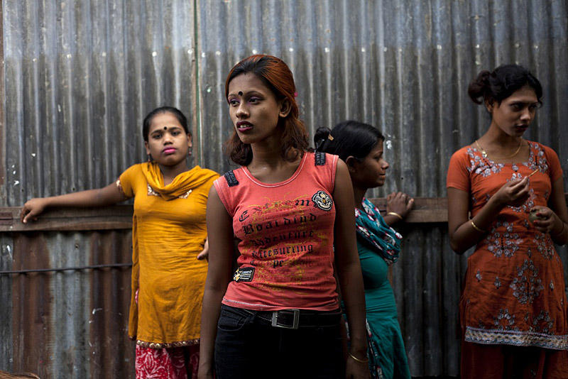 childhoodlost14 Украденное детство   Девочки проститутки из Бангладеш