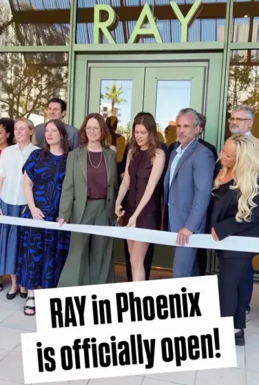 Даша Жукова вышла в свет с 13-летней дочерью от олигарха Романа Абрамовича Жукова, миллиардера, Дерек, сыном, Мёрдока, Руперта, замужем, Бласберг, Жуковой, Джонстон, Финиксе, греческого, Ставросом, Ниархосом, НьюЙоркеНапомним, сыграли, артистов, темнокожих, свадьбу, здание