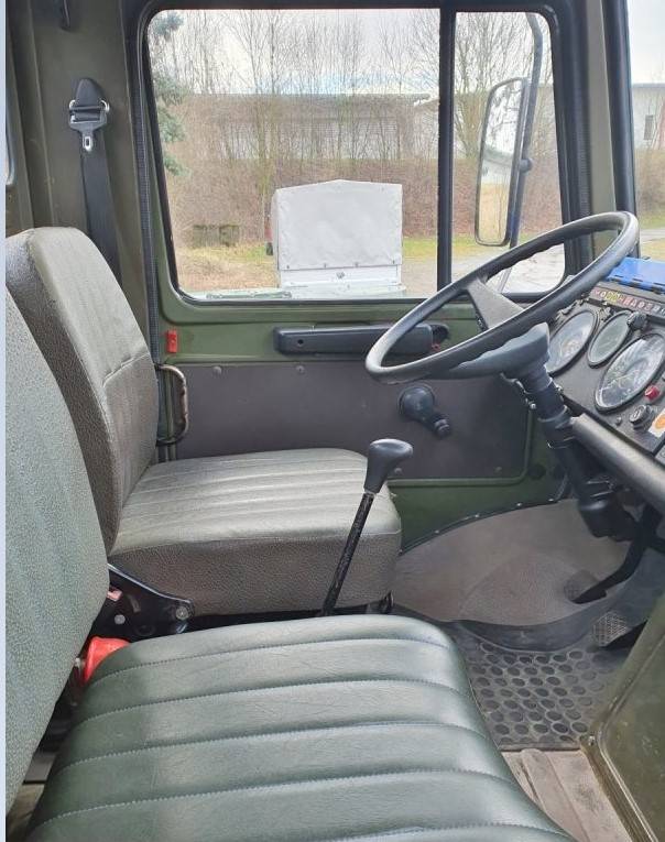 Военные грузовики и в огонь, и в воду Военные грузовики и в огонь, и в воду оружие