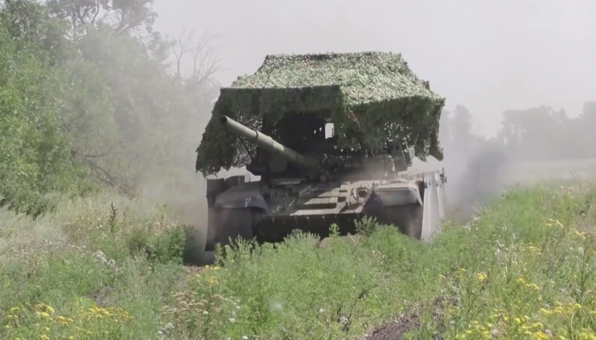 Забайкальская семья поехала на СВО в одном экипаже танка