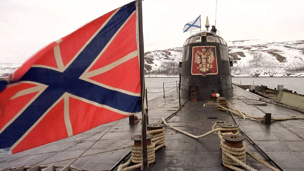 Причиной гибели атомной подводной ледки «Курск» в 2000 году стало столкновение с субмариной одной...