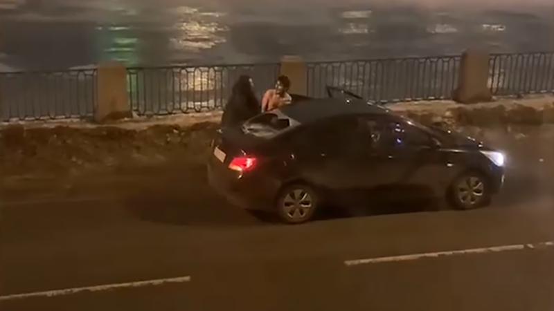 Мигранта, наехавшего на машине на участников драки на Фонтанке, выдворят из России