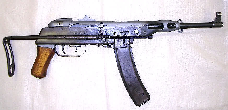 Пистолет-пулемет K-50M. Фото: reddit.com