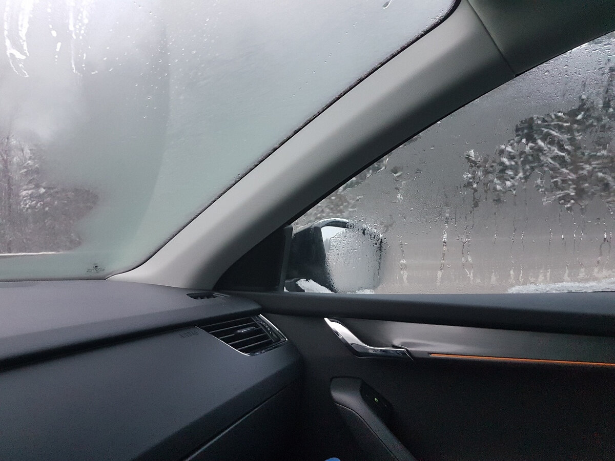 Почему в автомобиле зимой запотевают стекла: разбираем неисправности
