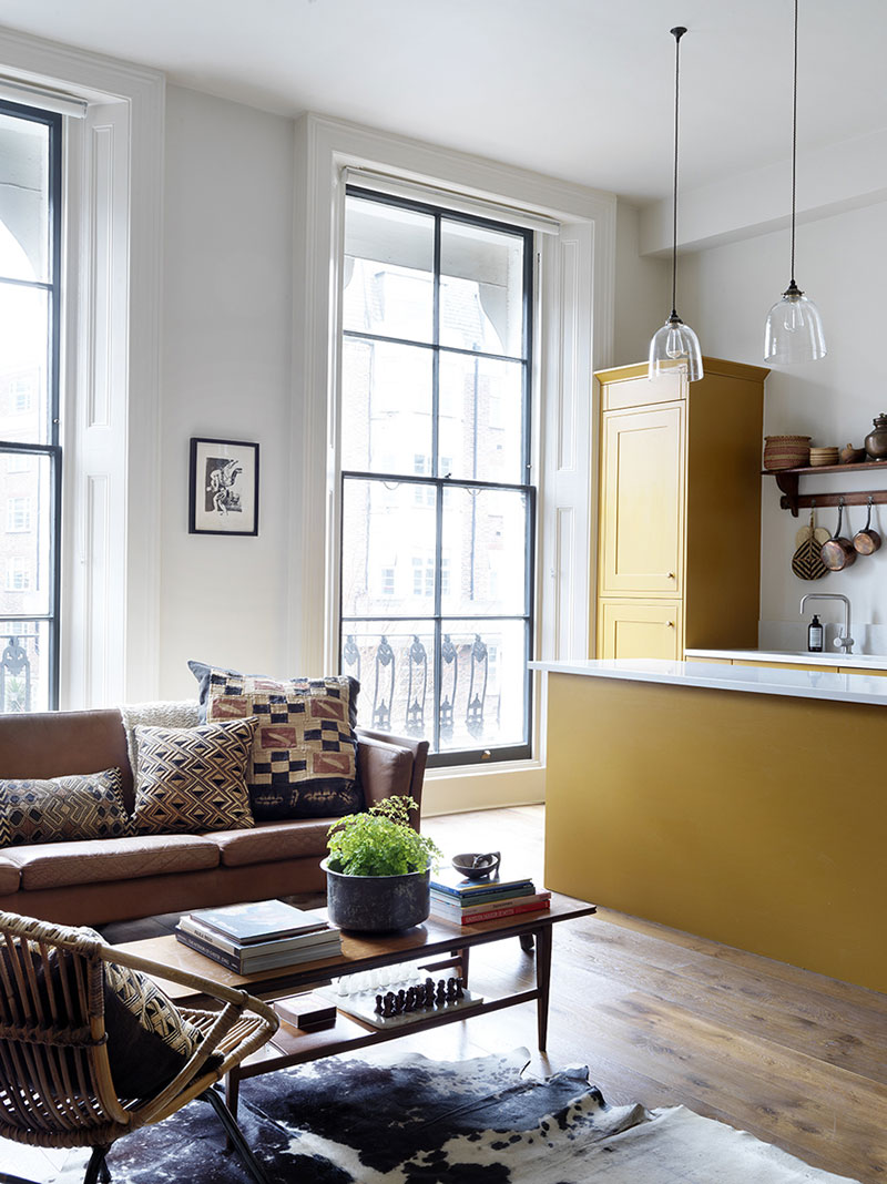 Квартира с жёлтой кухней в бывшей художественной мастерской в Лондоне идеи для дома,интерьер и дизайн