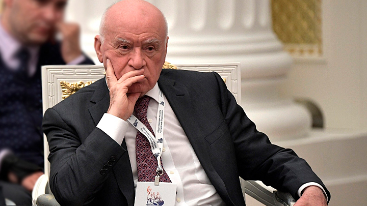 ПОПРОСИТЬ ПОЩАДЫ У ДЕДА МОРОЗА: ЛЕО БОКЕРИЯ О ГЛАВНОМ НОВОГОДНЕМ ЖЕЛАНИИ