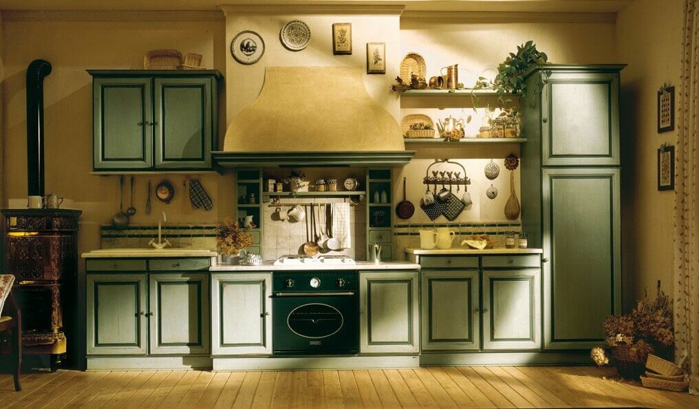 Чем украсить открытые стеллажи и полки на кухне: идеи и фото!