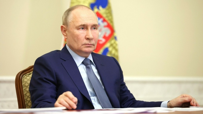 Путин подписал закон о социальных вкладах для россиян с небольшими доходами