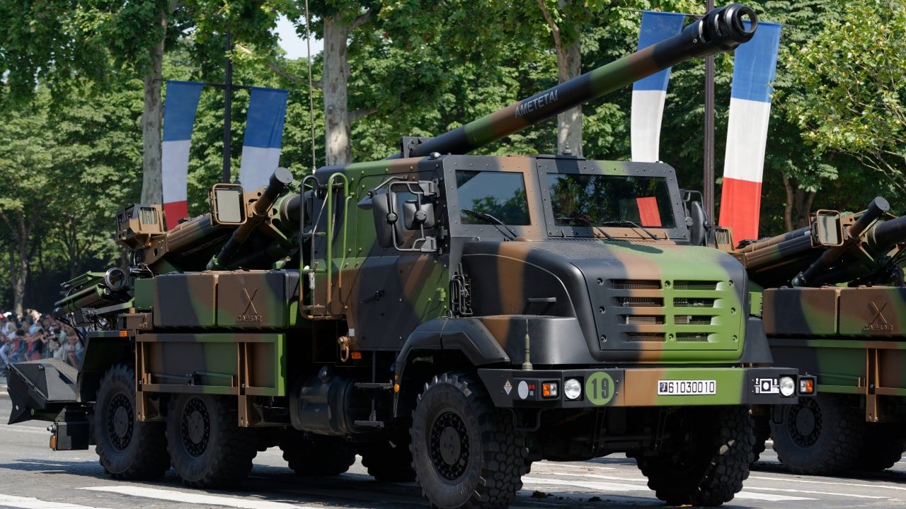 Российские военные подавили огонь артустановки Caesar на харьковском направлении