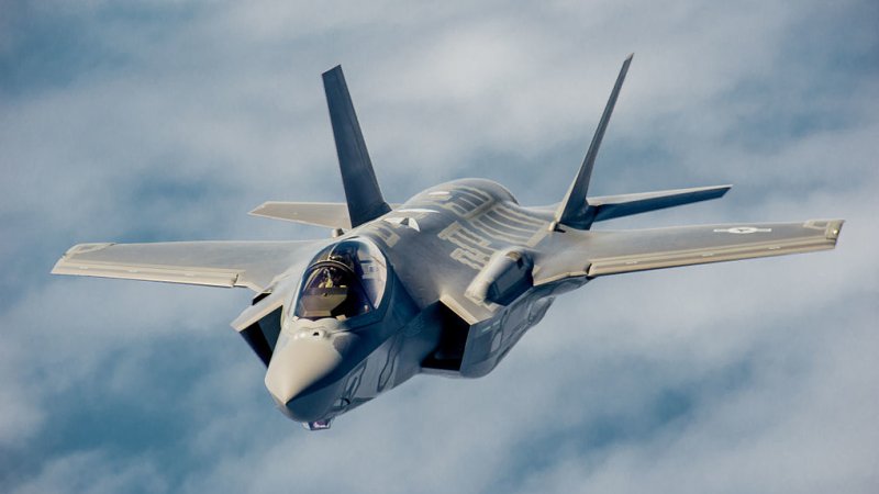 Без шанса на спасение: американские СМИ признали превосходство Су-35 перед F-35