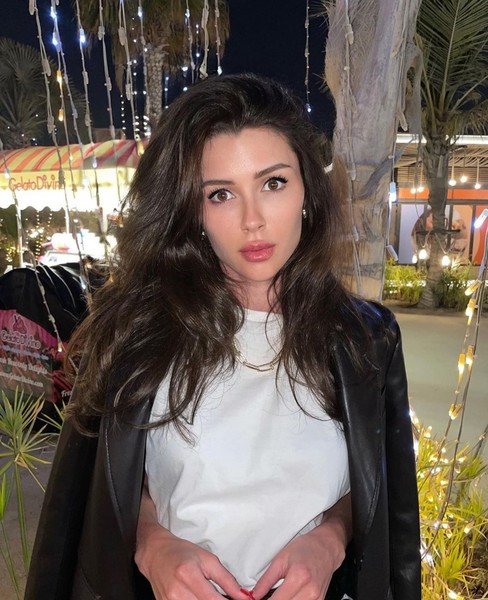 «Опускаются руки»: дочь Анастасии Заворотнюк пожаловалась на сложности «Опускаются руки»: дочь Анастасии Заворотнюк пожаловалась на сложности Звезды