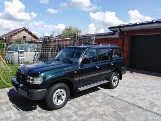 в России продают 30-летний Toyota Land Cruiser 80 с пробегом всего 1400 км