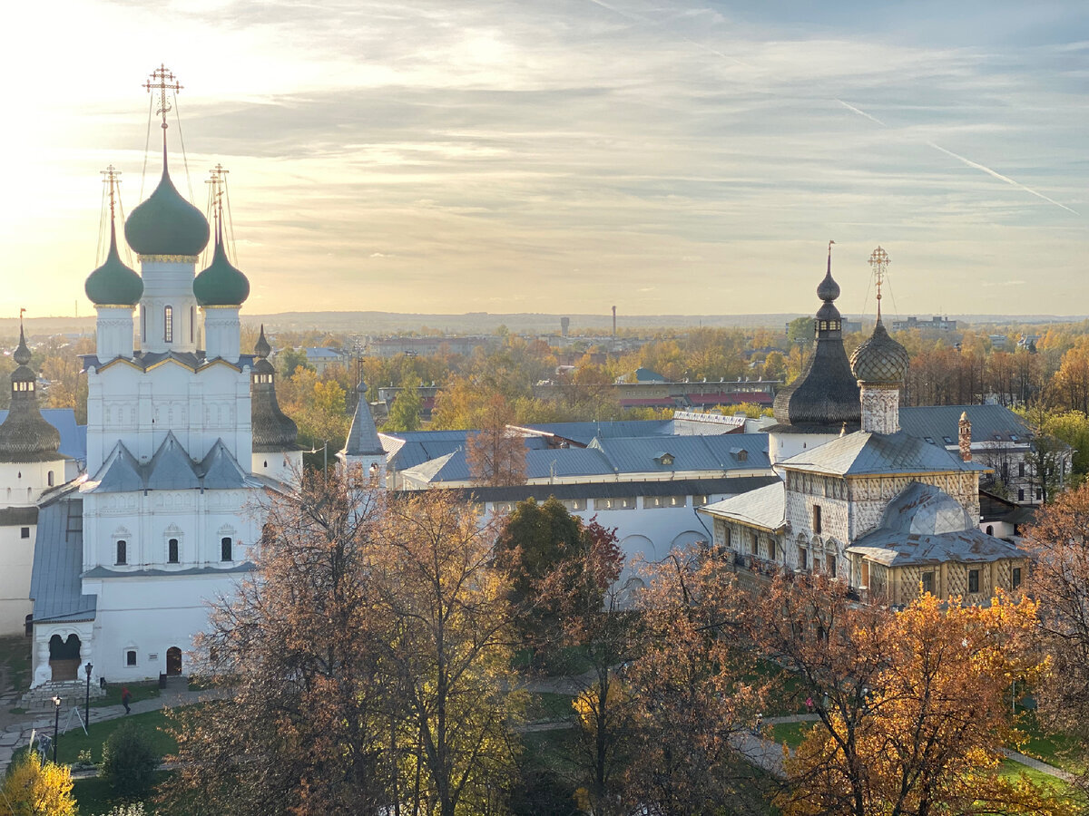 Ростовский Кремль строился в качестве Рая на Земле. Это действительно райская красота. Фото без фильтров - они здесь просто не нужны