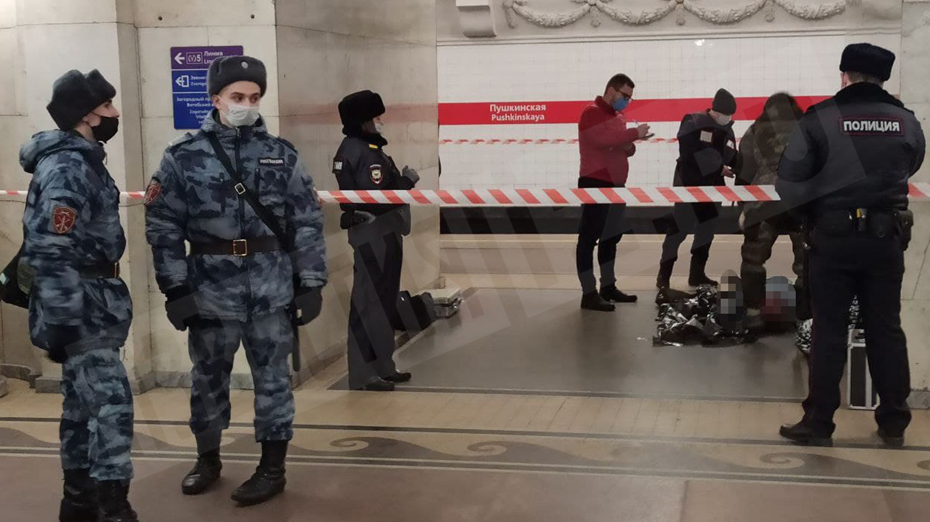 24 апреля спб. Смерть в метро на платформе в СПБ. Взрывы на красной ветке. Человек упал в метро Санкт-Петербурга.