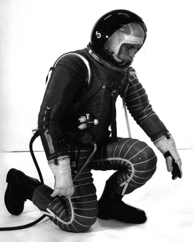 Лунный скафандр «Орел» Лунный скафандр «Орел» оружие