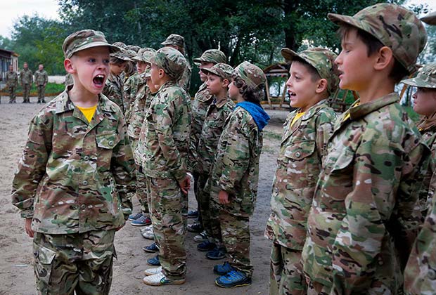 Тотальная бандеризация подрастающего поколения Украины украина