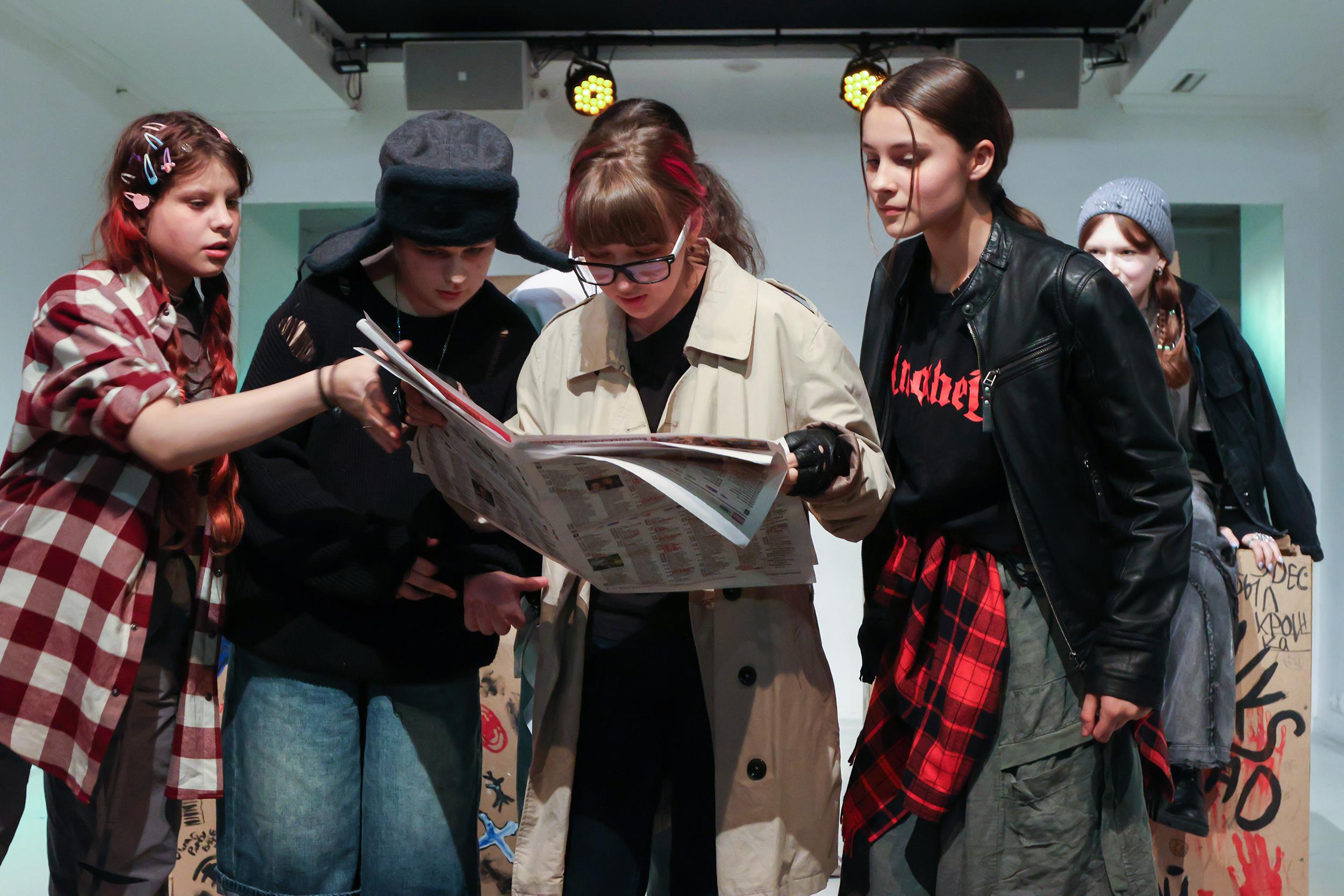 Основательница театра «МОСТ» Ирина Большакова: «Театр, как генетический код» Основательница театра «МОСТ» Ирина Большакова: «Театр, как генетический код» театр, театра, через, студии, Театра, чтобы, артисты, «МОСТ», который, Москве, сцену, настоящему, школа, студенческого, вузов, студенты, Потому, биологических, растить, Моссовета