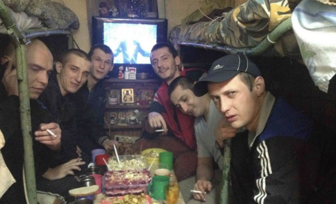 Новички в тюрьме: как проходит их встреча