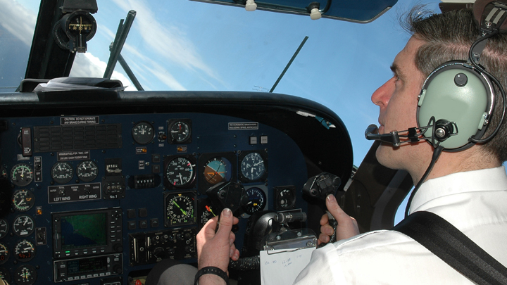 Авиация уходит в штопор: В чём причина катастроф и дефицита опытных пилотов россия