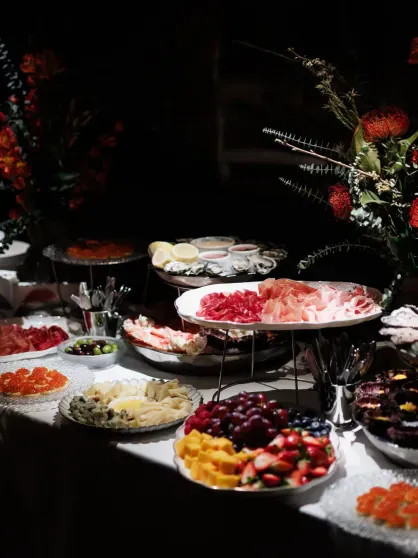 Аглая Тарасова, Юлия Пересильд, Милош Бикович и Анна Цуканова-Котт отпраздновали день рождения Кристины Асмус Асмус, Кристина, Чайкина, Тройник, Михаил, ЦукановаКотт, Харламова, рождения, Руденок, Ковальчук, Аглая, Пересильд, Михеева, Оксана, Зулькарнаев, Милош, дочерью, конфликтовали, финансов, смогли