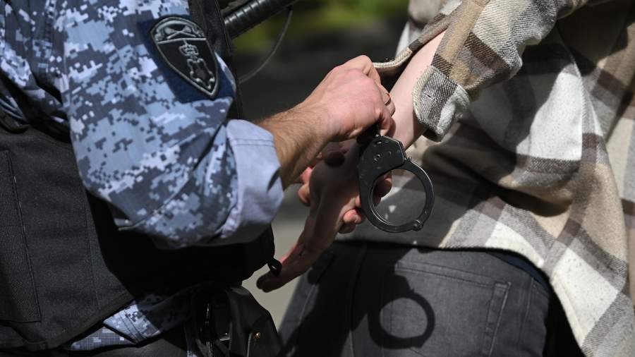 Пять человек объявлены в розыск после нападения на полицейских в Карачаево-Черкесии