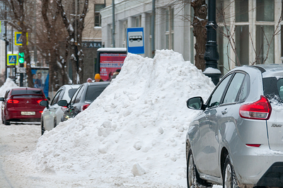 В Екатеринбурге чиновники остались без выходных из-за плохой уборки снега с улиц города