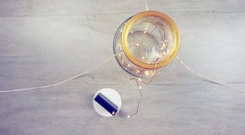 Светильник из гирлянды и банки своими руками