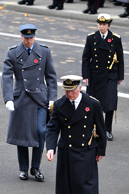 Кейт Миддлтон, принц Уильям и другие члены королевской семьи посетили церемонию в честь Дня памяти павших Монархии