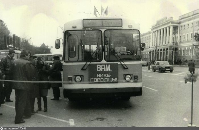 Впрочём, в 90-е Нижний Новгород обрёл не только мощи, но и новую троллейбусную линию, которая строилась с 1987 года и соединила площадь Минина с Верхними Печёрами. история, факты, фото