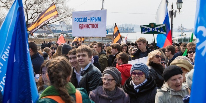 Весна шагает по стране: как отмечают годовщину воссоединения Крыма с Россией