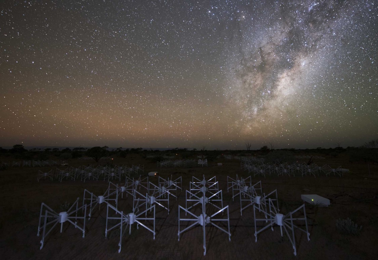 Большое магелланово облако. Яркая звезда. Звезды видимые невооруженным глазом. Бетельгейзе невооруженным глазом. Венера и юпитер.