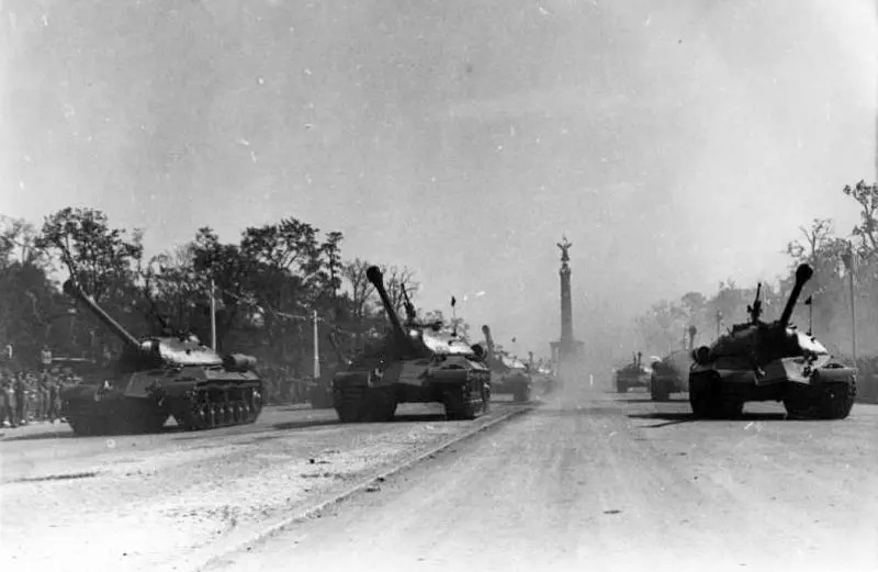 Почему забыли парад Победы в Берлине